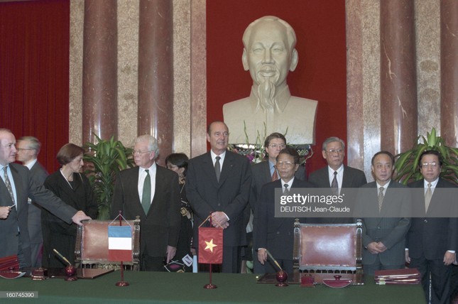 Những khoảnh khắc đáng nhớ của cựu Tổng thống Pháp Jaques Chirac ở Việt Nam ảnh 1