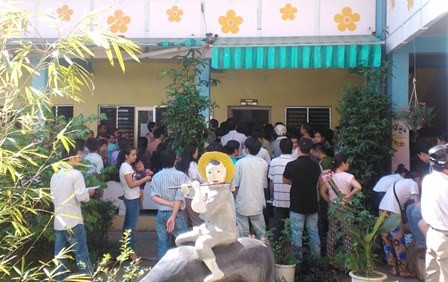 Chen chúc nộp đơn cho con học mầm non ảnh 1