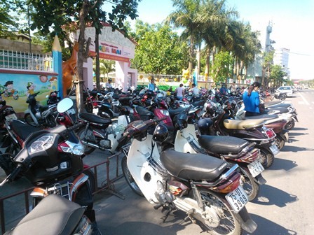 Chen chúc nộp đơn cho con học mầm non ảnh 2