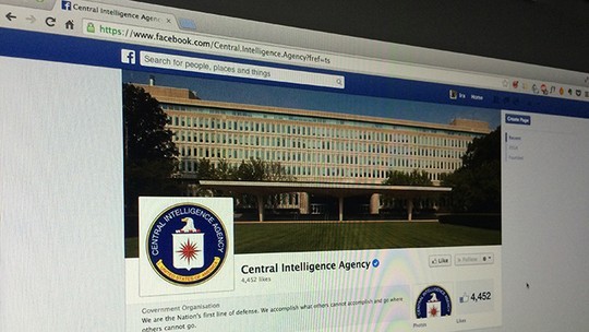 CIA “chường mặt” lên Facebook và Twitter ảnh 1