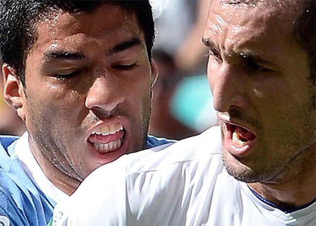 Lộ bằng chứng Luis Suarez muốn cắn Chiellini từ năm 2013? ảnh 3