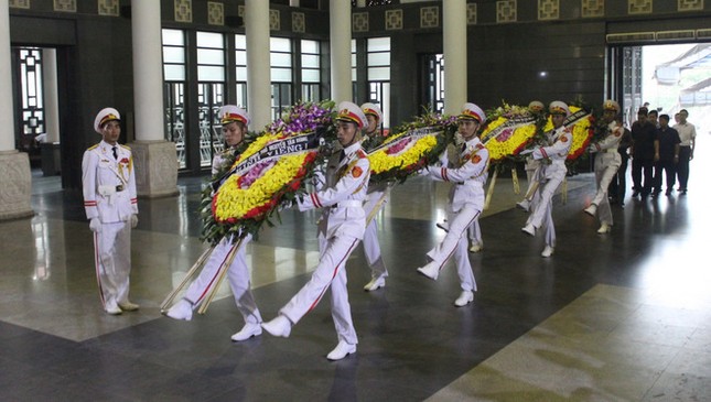 Nghẹn ngào tiễn biệt nhà văn Tô Hoài ảnh 3
