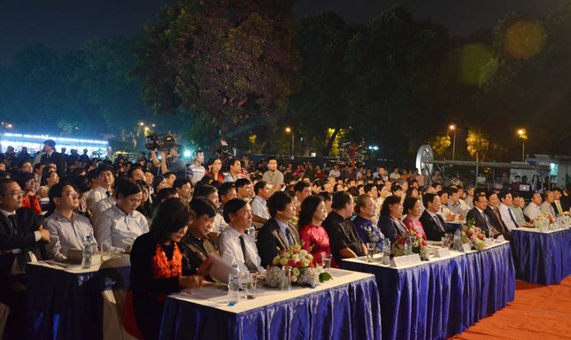 Hàng vạn bản sách được giới thiệu tại Hội sách Hà Nội 2014 ảnh 9