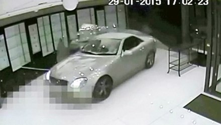 10 video ‘hot’: Trộm bẻ khóa 2 xe Air Blade giữa ban ngày tại Hà Nội ảnh 10