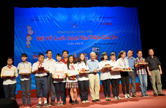 Trao giải cuộc thi ‘Viết về cuốn sách yêu thích của em’ ảnh 1