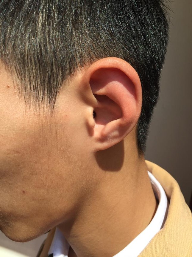 Khởi tố đối tượng tát cảnh sát giao thông sưng tai ảnh 1