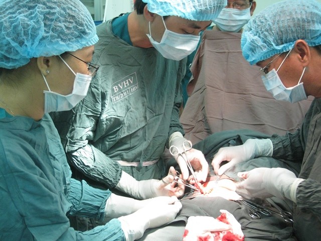 Cứu sống thai phụ chửa ngoài tử cung, vỡ ống dẫn trứng ảnh 1