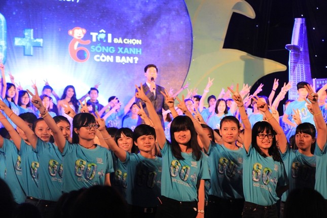 Hàng ngàn bạn trẻ TPHCM hưởng ứng chiến dịch Giờ Trái đất 2016 ảnh 7