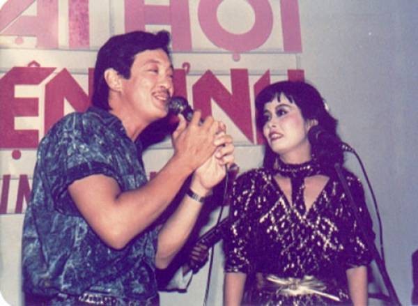 Vợ NSƯT Chánh Tín gần như ngã quỵ khi tiễn biệt chồng ảnh 1