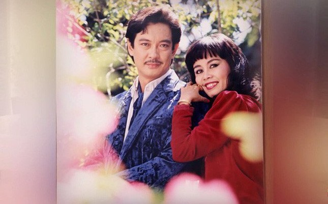 Vợ NSƯT Chánh Tín gần như ngã quỵ khi tiễn biệt chồng ảnh 7