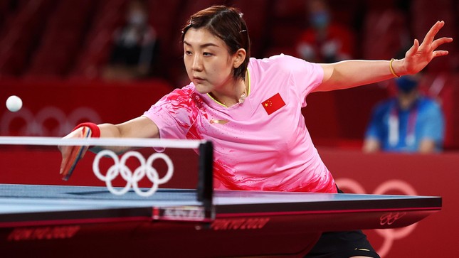 Chung kết bóng bàn nữ Olympic: Cuộc đối đầu đỉnh cao giữa Chen Meng và Sun Ying Sha ảnh 4
