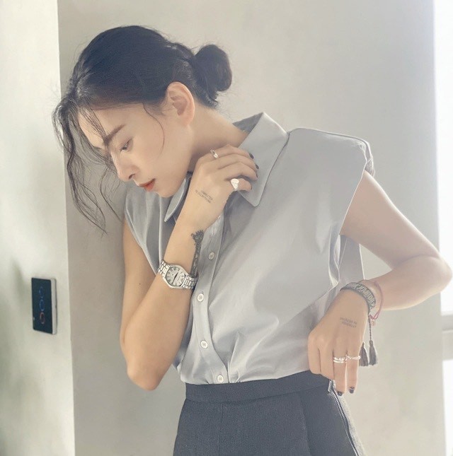 Phạm Quỳnh Anh diện bikini khoe sắc vóc mẹ 2 con, Ngô Thanh Vân liên tục thả tính trên MXH ảnh 13
