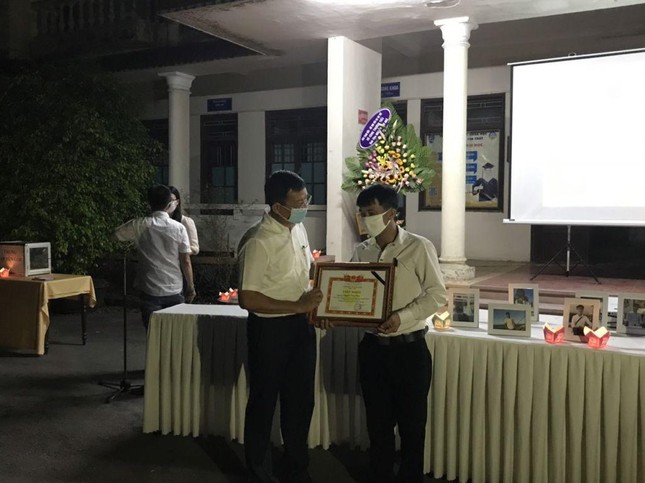 Xúc động lễ tưởng niệm sinh viên Nguyễn Văn Nhã  ảnh 3