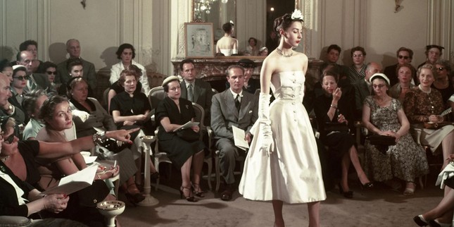 Người giàu không ít, nhưng vì sao chỉ có khoảng 4000 phụ nữ được sở hữu đồ Haute Couture? ảnh 3