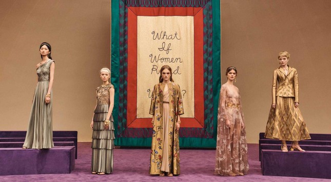 Người giàu không ít, nhưng vì sao chỉ có khoảng 4000 phụ nữ được sở hữu đồ Haute Couture? ảnh 1