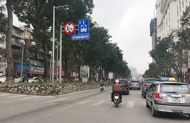 Ngán ngẩm kiểu tham gia giao thông 'phớt lờ' biển cấm ảnh 4
