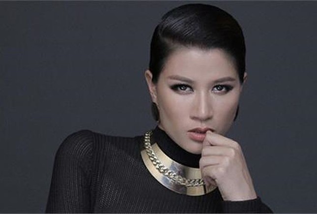 Trang Trần bất ngờ livestream, nói tình đơn phương với Trường Giang? ảnh 1