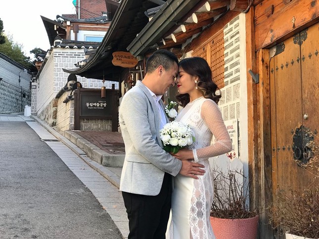 Bất ngờ hôn phu của MC Hoàng Linh từng đóng 'Phía trước là bầu trời' ảnh 5