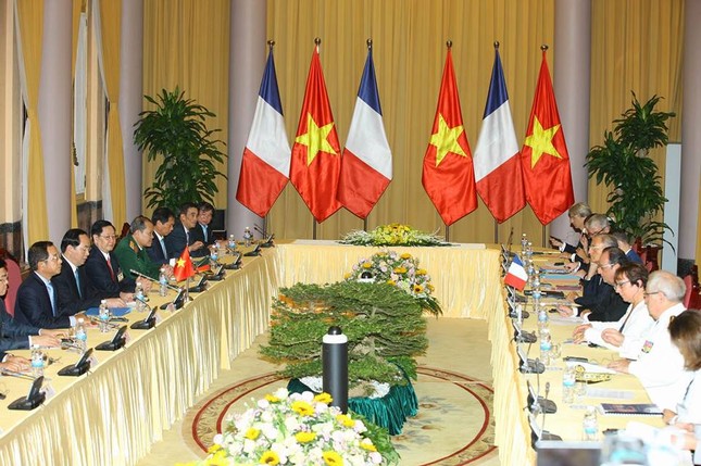 Việt-Pháp thúc đẩy hợp tác kinh tế, quốc phòng ảnh 2