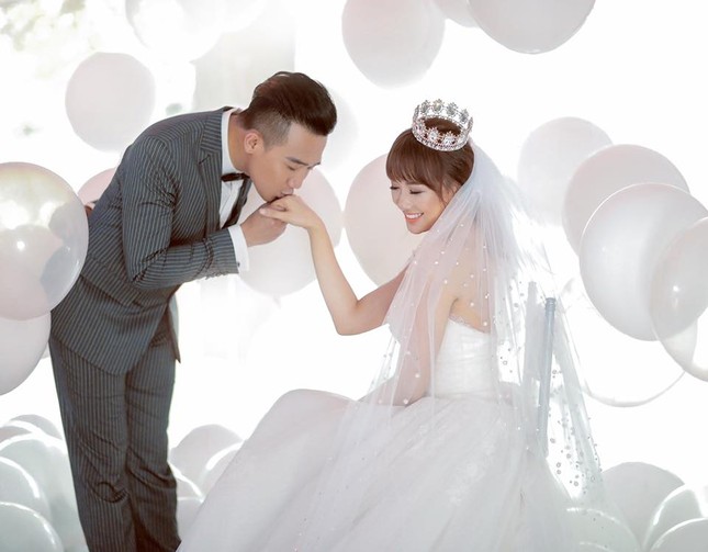 Trấn Thành khoe trọn bộ ảnh cưới ‘khó đỡ’ ảnh 4