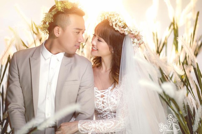 Trấn Thành khoe trọn bộ ảnh cưới ‘khó đỡ’ ảnh 9