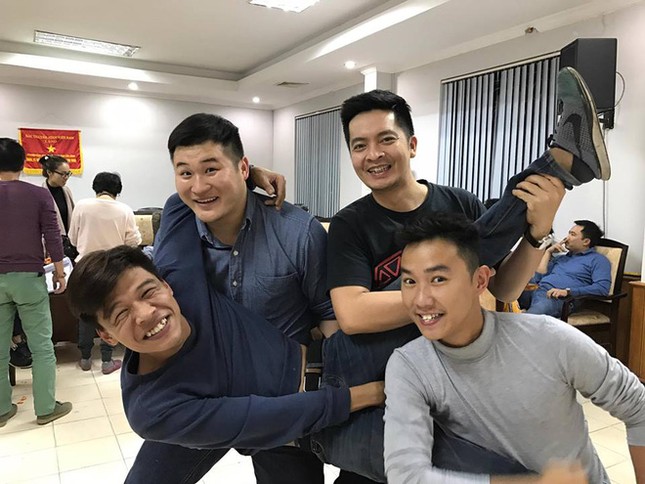 Trung Ruồi: Khiêng kiệu cho Táo đã đủ hạnh phúc, nói gì cát xê ảnh 1