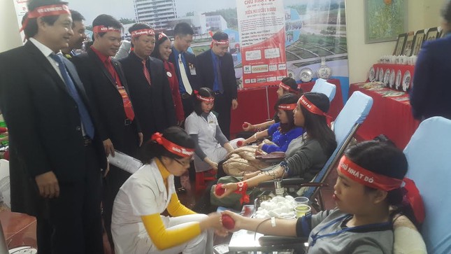Náo nhiệt Chủ Nhật Đỏ trên Đất Tổ ảnh 2