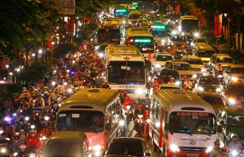 Tổ công tác đặc biệt túc trực 'giải cứu' kẹt xe ở Tân Sơn Nhất ảnh 1