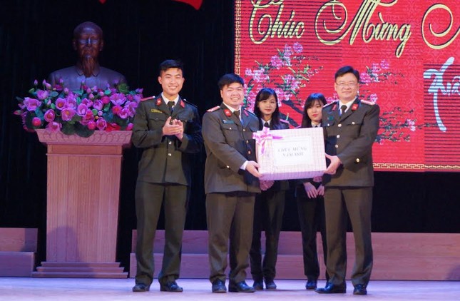 Ban Bí thư T.Ư Đoàn chúc Tết các cơ quan, đơn vị ảnh 11