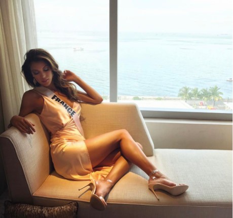 Miss Universe 2016 khoe thân hình bốc lửa với bộ ảnh bikini ảnh 14