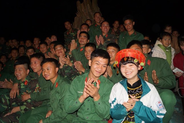 Đêm dạ hội lung linh của tuổi trẻ Quân đội ảnh 12