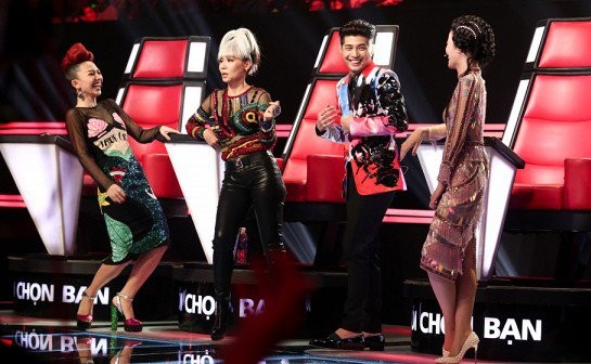 Giọng hát Việt 2017: Sân khấu âm nhạc hay rạp xiếc? ảnh 1