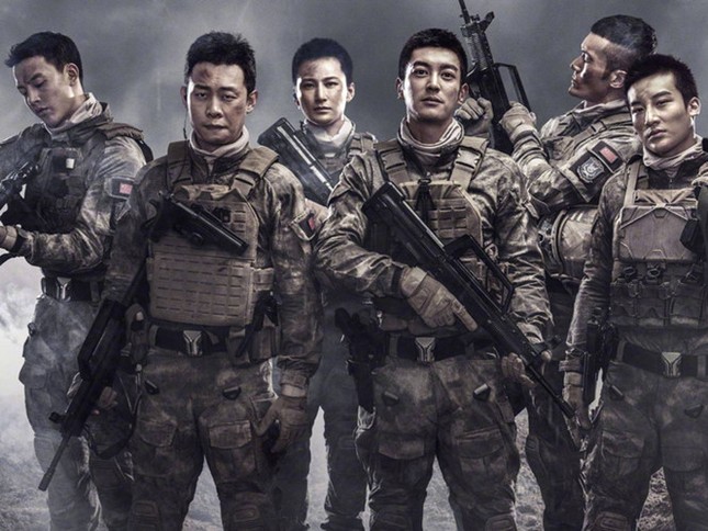 Showbiz 24/3: Ngưng chiếu 'Điệp vụ Biển Đỏ' ở tất cả các rạp Việt Nam ảnh 4