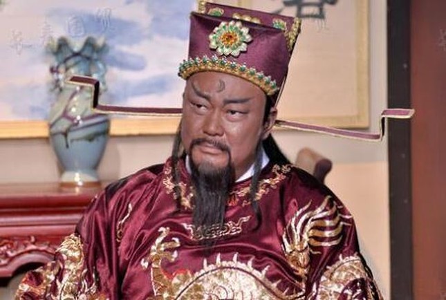 Showbiz 2/10: Nhan sắc ‘lạ’ của Hoa hậu Diễm Hương gây ‘sốc’ ảnh 3