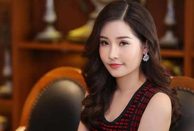 Showbiz 4/1: Lâm Khánh Chi tuyên bố bất ngờ khi chuẩn bị nhận con ảnh 1