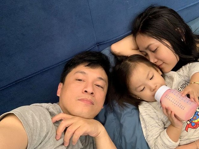 Showbiz 3/5: Chú chó đội tang trắng trong lễ tang nghệ sĩ Lê Bình gây xúc động ảnh 6