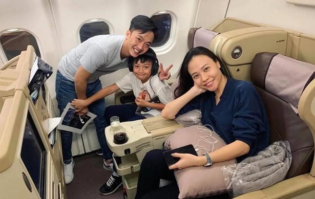 Sau ngày cưới, Cường Đô La đưa vợ và con trai Subeo đi du lịch ảnh 1
