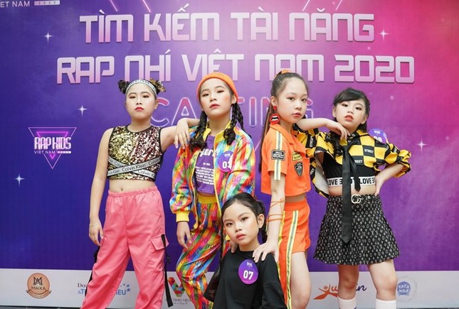 Showbiz 13/11: Quản lý của Kim Lý tiết lộ bất ngờ sau màn cầu hôn Hà Hồ ảnh 2