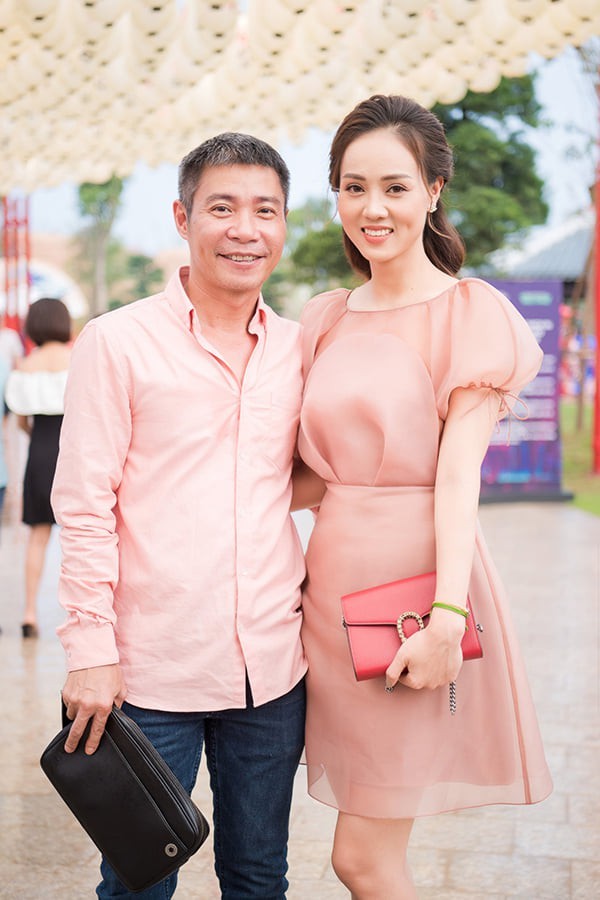 Showbiz 14/12: Danh ca Hương Lan: ‘Mất Chí Tài, ngoài gia đình, Hoài Linh là buồn nhất' ảnh 6