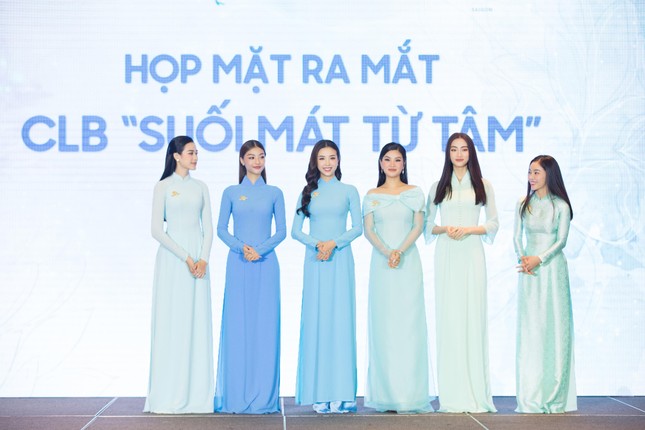Hoa hậu Đỗ Thị Hà đẹp dịu dàng sánh vai cùng dàn hậu ‘đỉnh cao’ ảnh 17