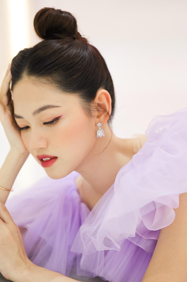 Á hậu Thanh Tú hóa công chúa ngọt ngào trong tiệc sinh nhật lần thứ 27 ảnh 3