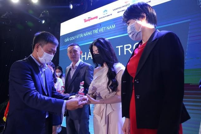 Tri ân các đơn vị đồng hành cùng Quỹ Hỗ trợ Tài năng trẻ Việt Nam và Tiền Phong Golf Championship ảnh 8