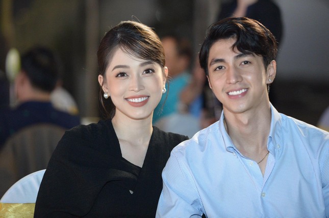 Sau cảnh quay nhớ đời trong ’11 tháng 5 ngày’, Phương Nga- Bình An ngọt ngào phát 'sốt' ảnh 5
