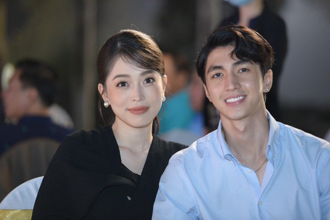 Sau cảnh quay nhớ đời trong ’11 tháng 5 ngày’, Phương Nga- Bình An ngọt ngào phát 'sốt' ảnh 6