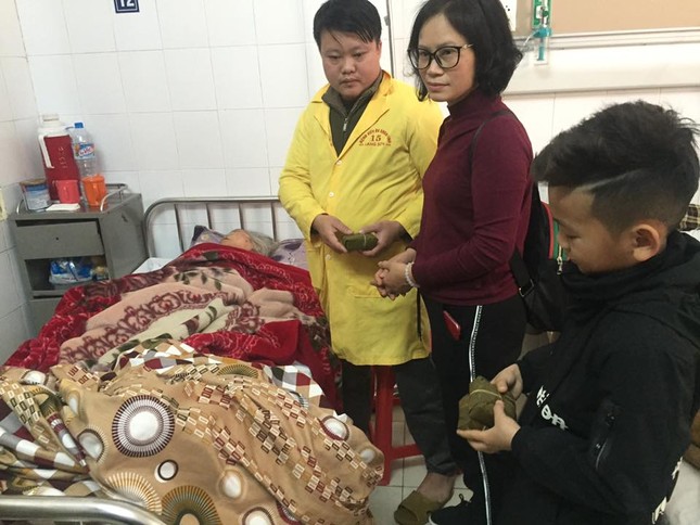 Tặng bánh chưng cho học sinh vùng cao, bệnh nhân nghèo Lạng Sơn ảnh 1