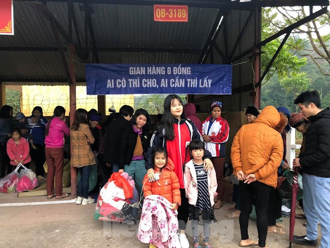 'Xuân Biên phòng- ấm lòng dân bản' ở biên cương Lạng Sơn ảnh 3