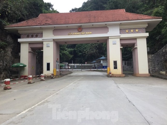 Tạm dừng thông quan hàng hóa qua cửa khẩu Lạng Sơn ảnh 1
