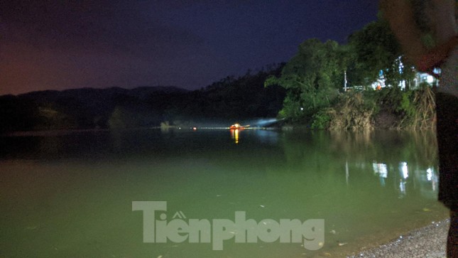 Lạng Sơn: Thâu đêm tìm người mất tích ở đập Nà Tâm ảnh 1