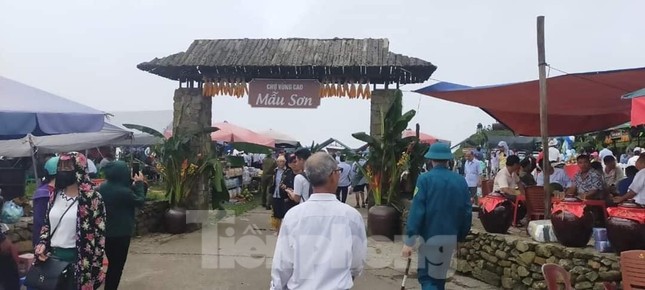 Chen chân trẩy hội Mẫu Sơn ảnh 3