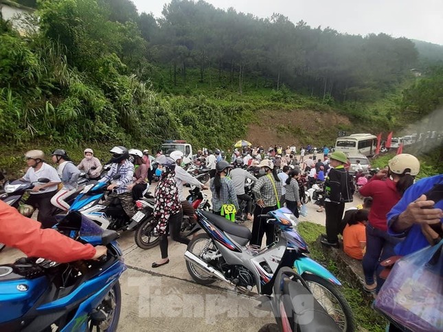 Chen chân trẩy hội Mẫu Sơn ảnh 7